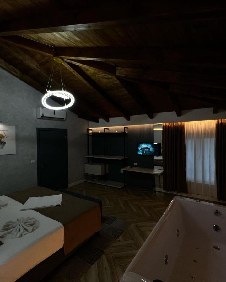 Hotel Emigranti Shkodër Buitenkant foto