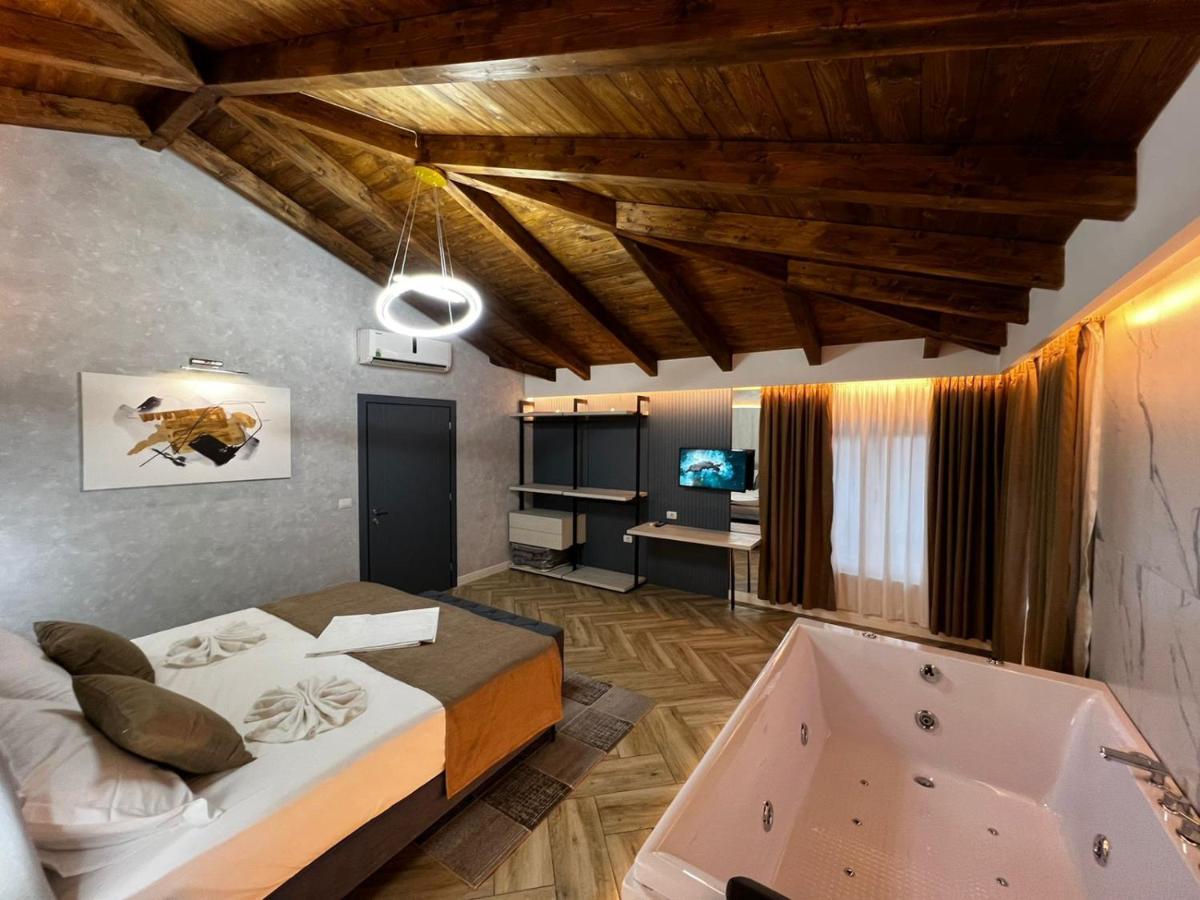 Hotel Emigranti Shkodër Buitenkant foto